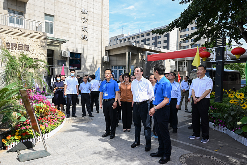 丁薛祥在检查2023年高考准备工作时强调：
以极端负责的精神做好高考组织工作 确保高考安全平稳顺利「相关图片」