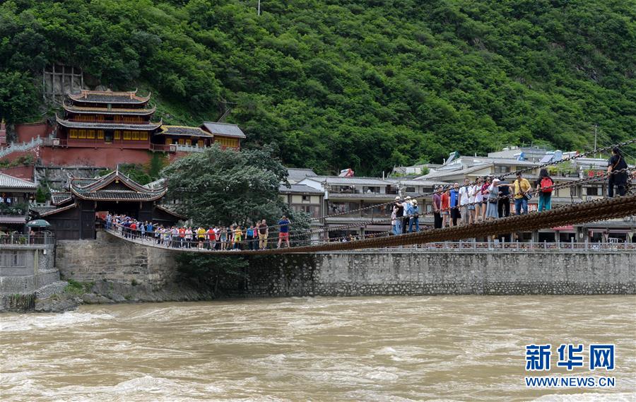 （新华全媒头条·壮丽70年·奋斗新时代——记者再走长征路）（5）大渡河畔说奇迹——感悟红军长征的胜利密钥