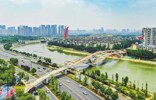 成都高新区南部园区府河沿线正在建设的“五岔子”绿道桥梁