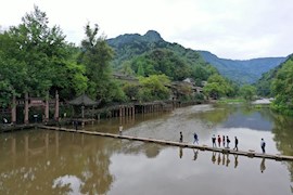 眉山市洪雅县柳江古镇：一幅青山碧水的生态画卷